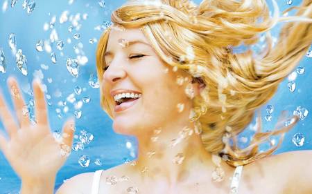 Hair and Water Fashion Sense for Blonde Girl